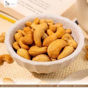 Hạt điều nguyên vị, hạt điều Bình Phước, Sa Cashew Nut, snack hạt điều, hạt điều vị nguyên vị, hạt điều giòn, hạt điều 120g, món ăn vặt, đặc sản Bình Phước. Hạt điều Bình Phước, Hạt điều Sa Cashew Nut, Sa Cashew Nut, Hạt điều 120g, Hạt điều hũ 120g, Đồ ăn vặt hạt điều, Snack hạt điều, Hạt điều Bình Phước cacao, Sa Cashew Nut hạt điều nguyên vị